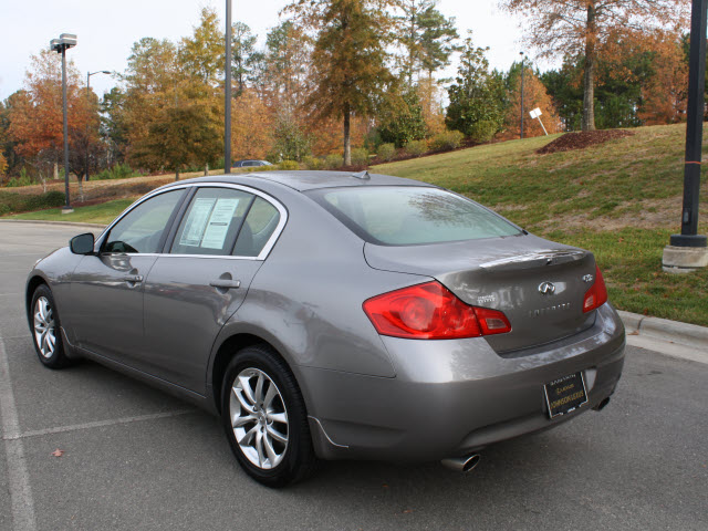 Infiniti G37x 2009 photo 5