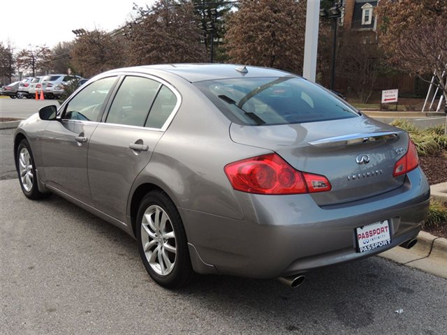 Infiniti G37x 2009 photo 2