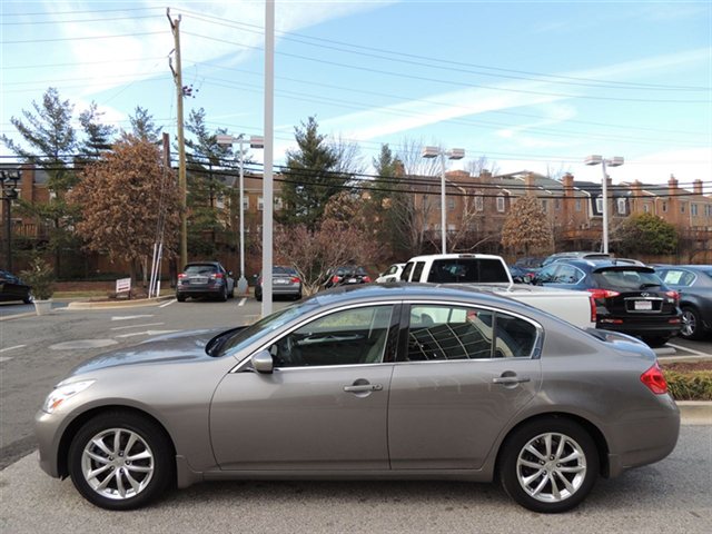 Infiniti G37x 2009 photo 5