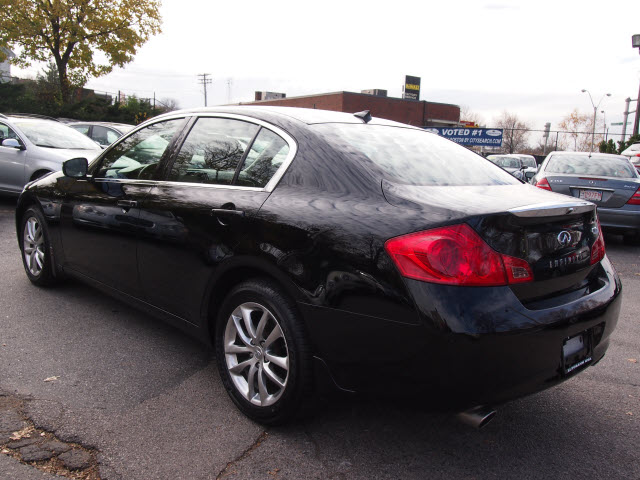 Infiniti G37x 2009 photo 2