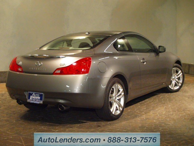 Infiniti G37x 2009 photo 3