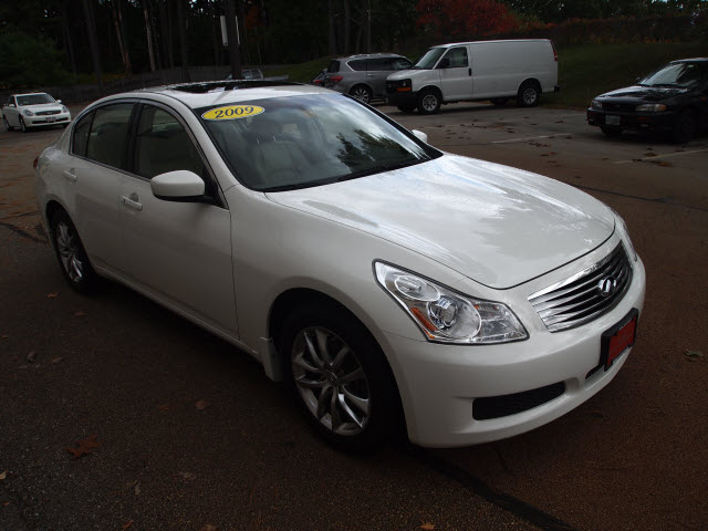 Infiniti G37x 2009 photo 2