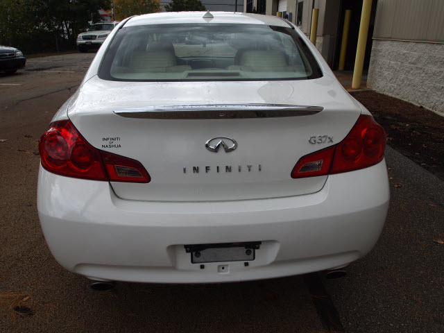 Infiniti G37x 2009 photo 4