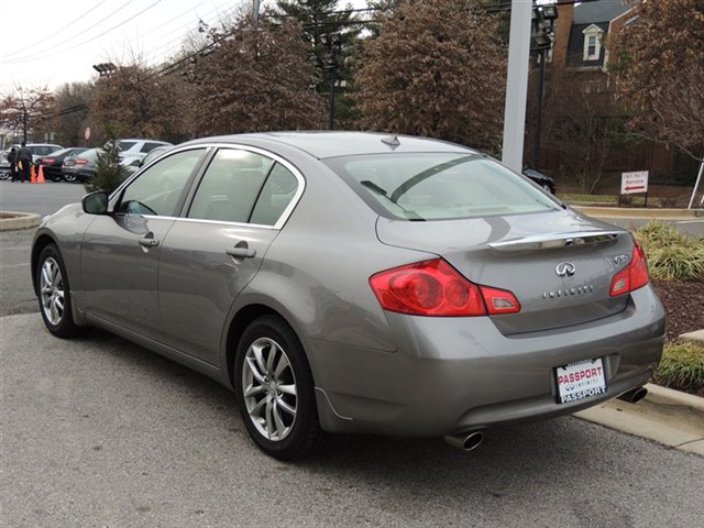 Infiniti G37x 2009 photo 2