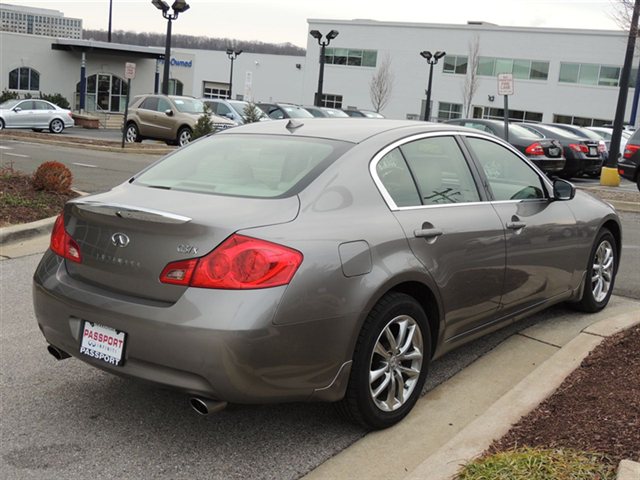 Infiniti G37x 2009 photo 3