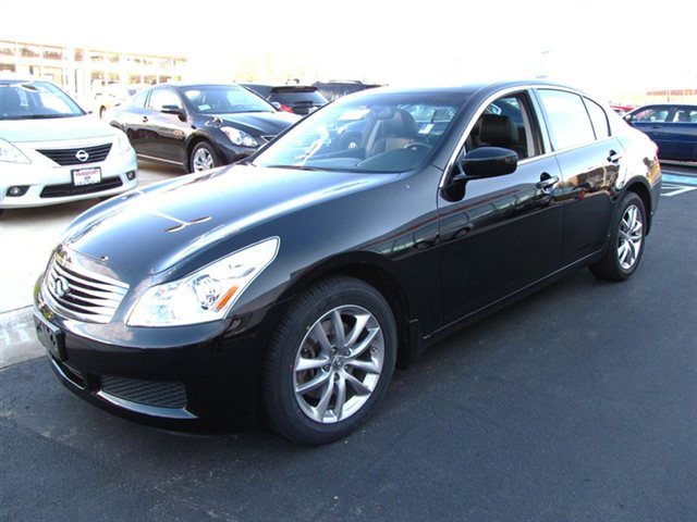 Infiniti G37x 2009 photo 2