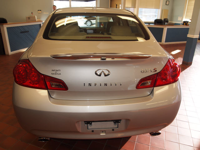 Infiniti G37x 2009 photo 4