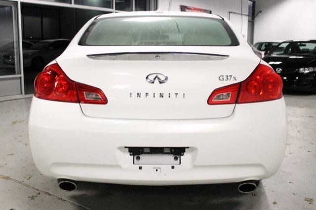 Infiniti G37x 2009 photo 4