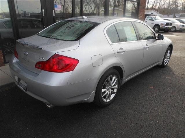 Infiniti G37x 2009 photo 4