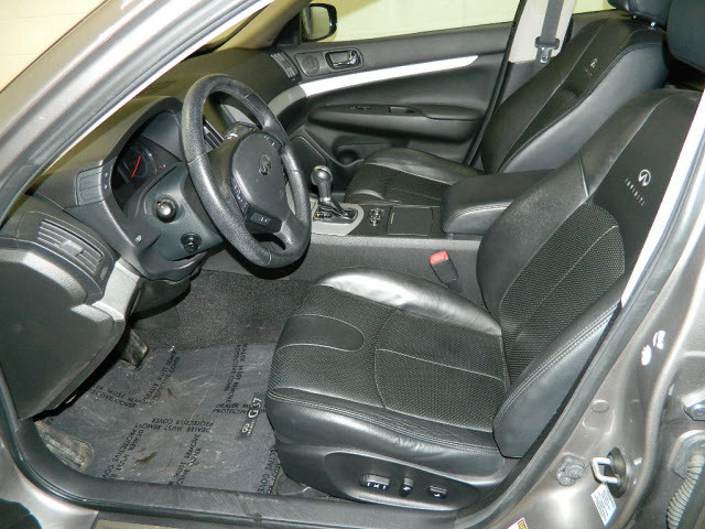 Infiniti G37x 2009 photo 1