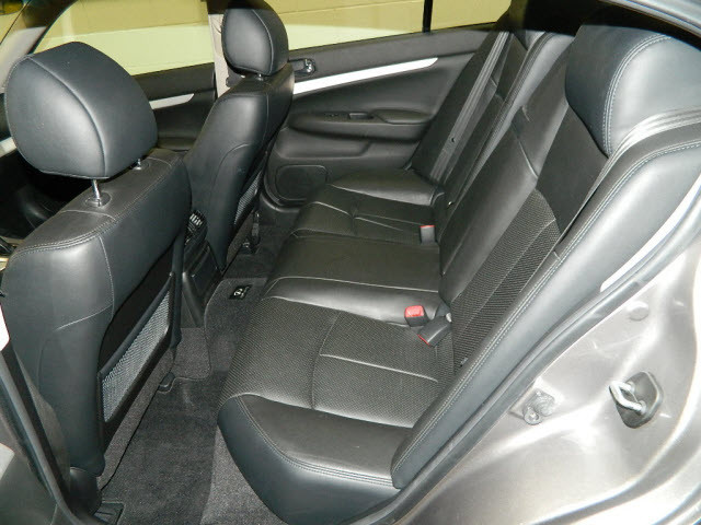 Infiniti G37x 2009 photo 3