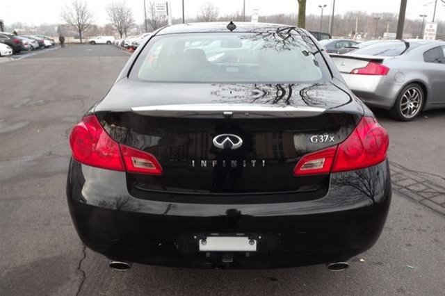 Infiniti G37x 2009 photo 5