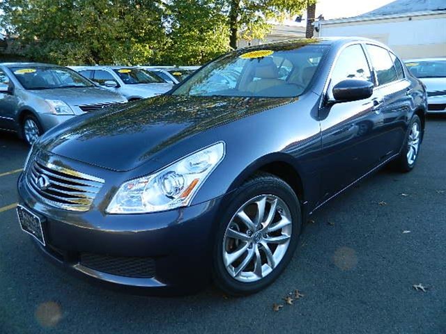 Infiniti G37x 2009 photo 2