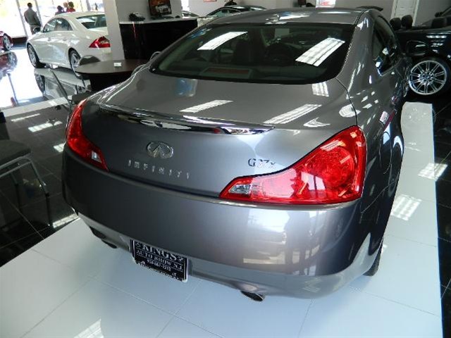 Infiniti G37x 2009 photo 4