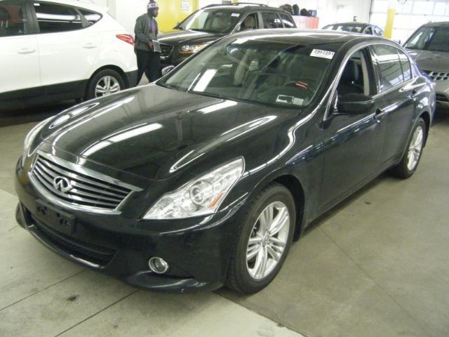 Infiniti G37x 2010 photo 1