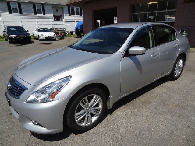 Infiniti G37x 2010 photo 1