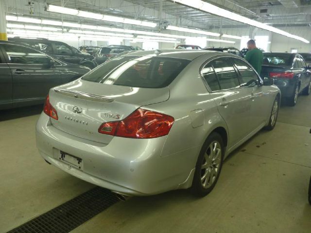 Infiniti G37x 2010 photo 1