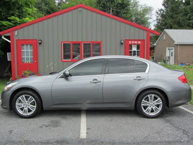 Infiniti G37x 2010 photo 3