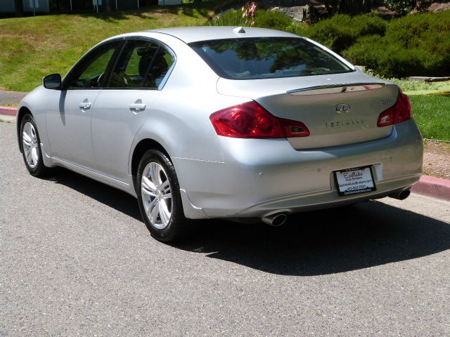 Infiniti G37x S Cabriolet 2D Sedan