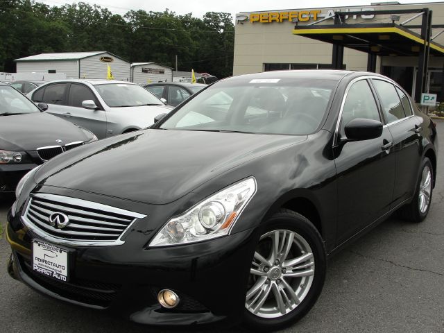 Infiniti G37x S Cabriolet 2D Sedan