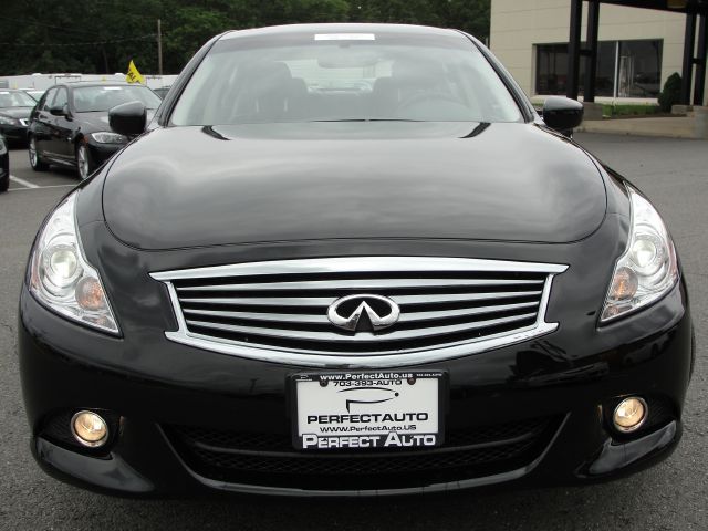 Infiniti G37x 2010 photo 25