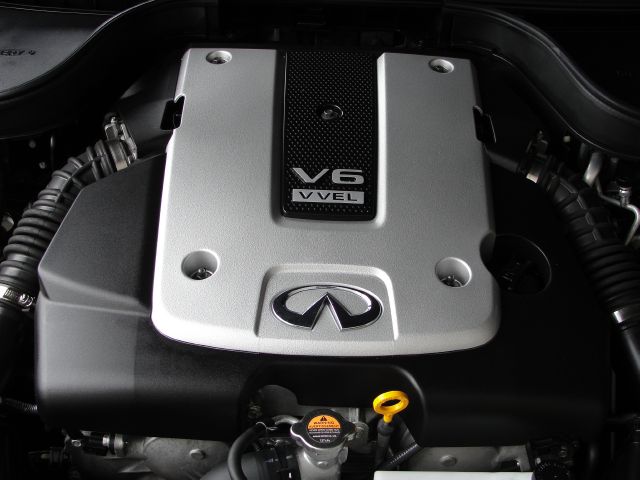 Infiniti G37x 2010 photo 4