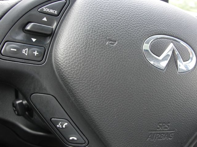 Infiniti G37x 2010 photo 9