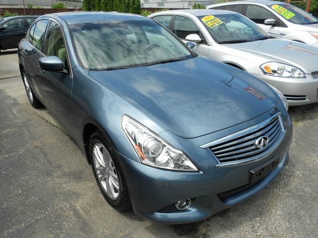 Infiniti G37x 2010 photo 4