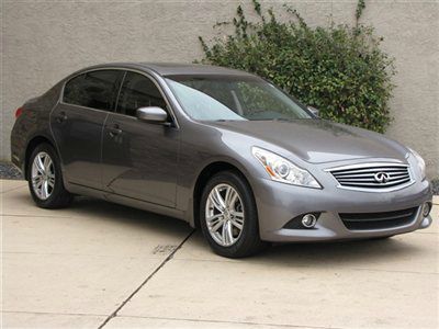 Infiniti G37x 2010 photo 1