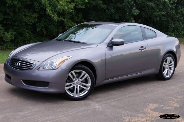 Infiniti G37x 2010 photo 4