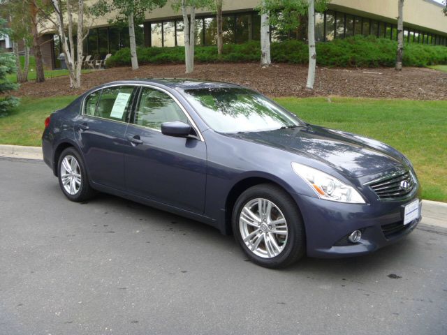 Infiniti G37x 2010 photo 4