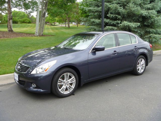 Infiniti G37x 2010 photo 6