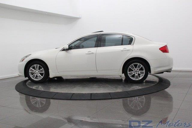 Infiniti G37x 2011 photo 15