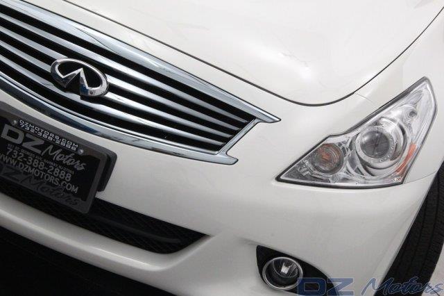 Infiniti G37x 2011 photo 16