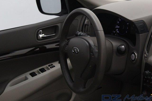 Infiniti G37x 2011 photo 21