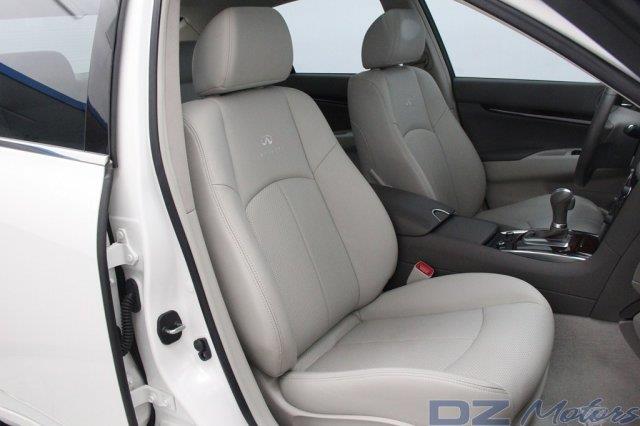 Infiniti G37x 2011 photo 23