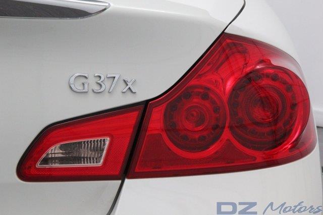 Infiniti G37x 2011 photo 6