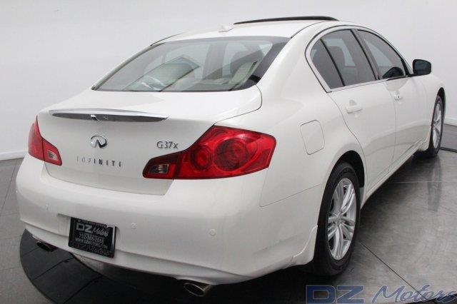 Infiniti G37x 2011 photo 68