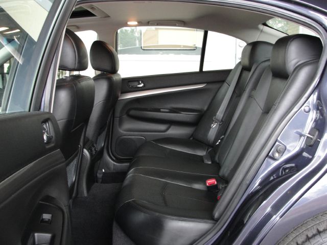 Infiniti G37x 2011 photo 1