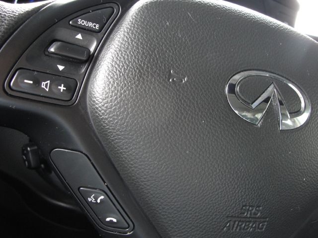 Infiniti G37x 2011 photo 13