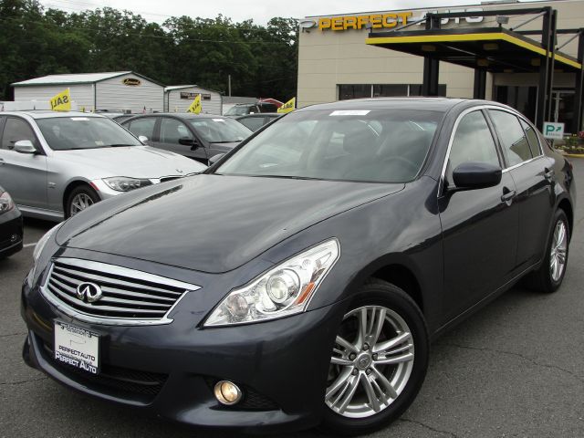 Infiniti G37x 2011 photo 23