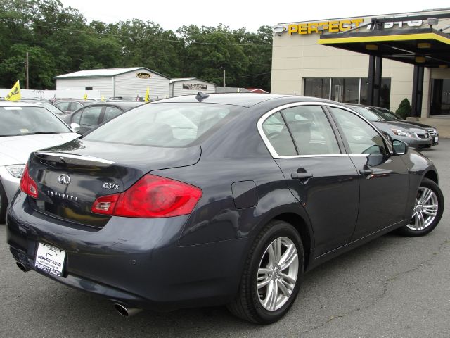 Infiniti G37x 2011 photo 26