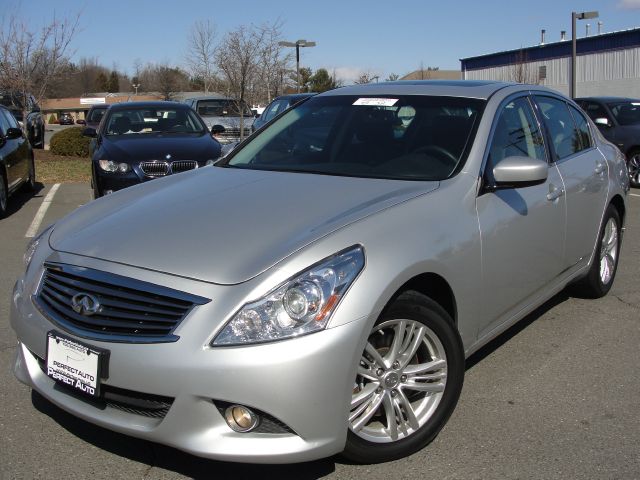 Infiniti G37x 2011 photo 4