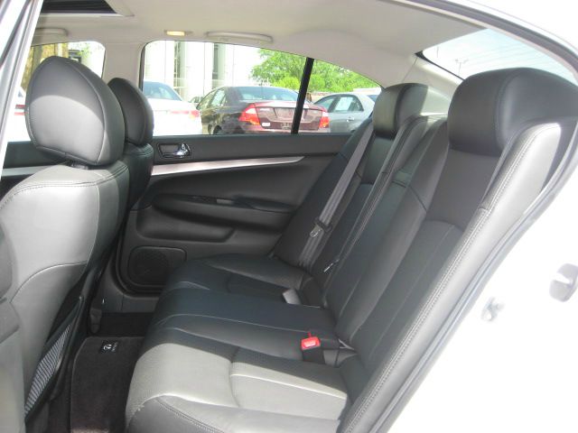 Infiniti G37x 2012 photo 6