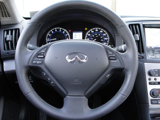 Infiniti G37x 2012 photo 15