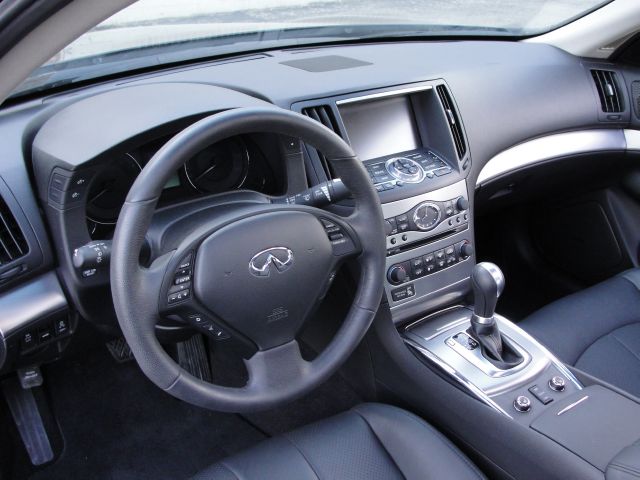 Infiniti G37x 2012 photo 19