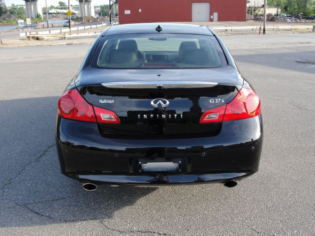 Infiniti G37x 2012 photo 21