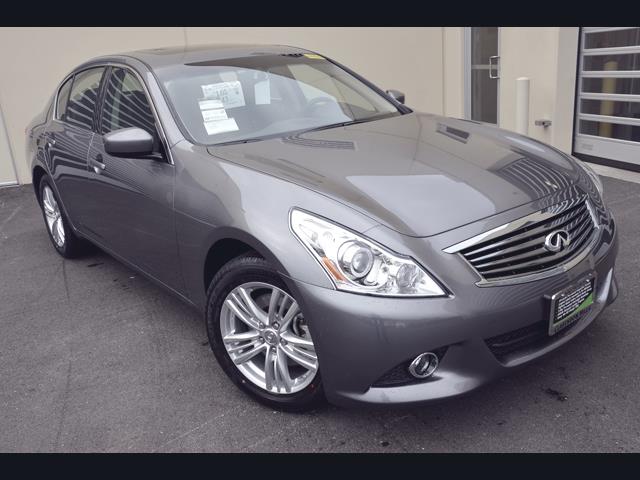 Infiniti G37x 2013 photo 3