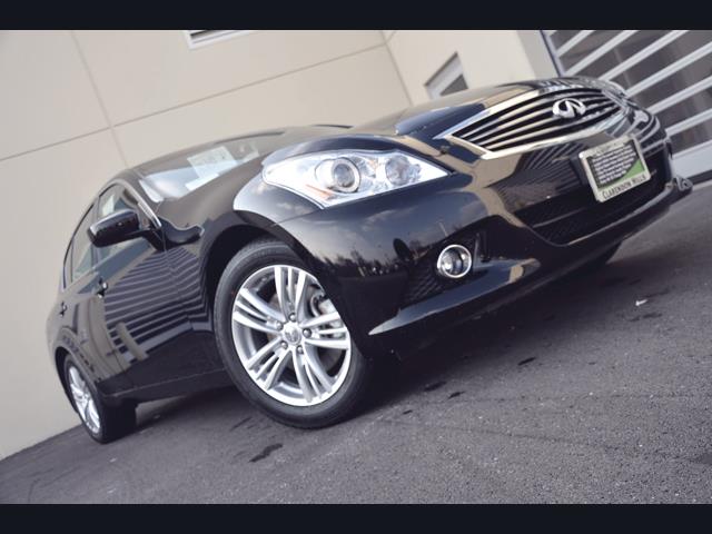 Infiniti G37x 2013 photo 2