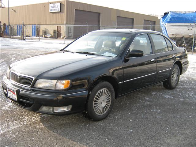 Infiniti I30 Base Sedan